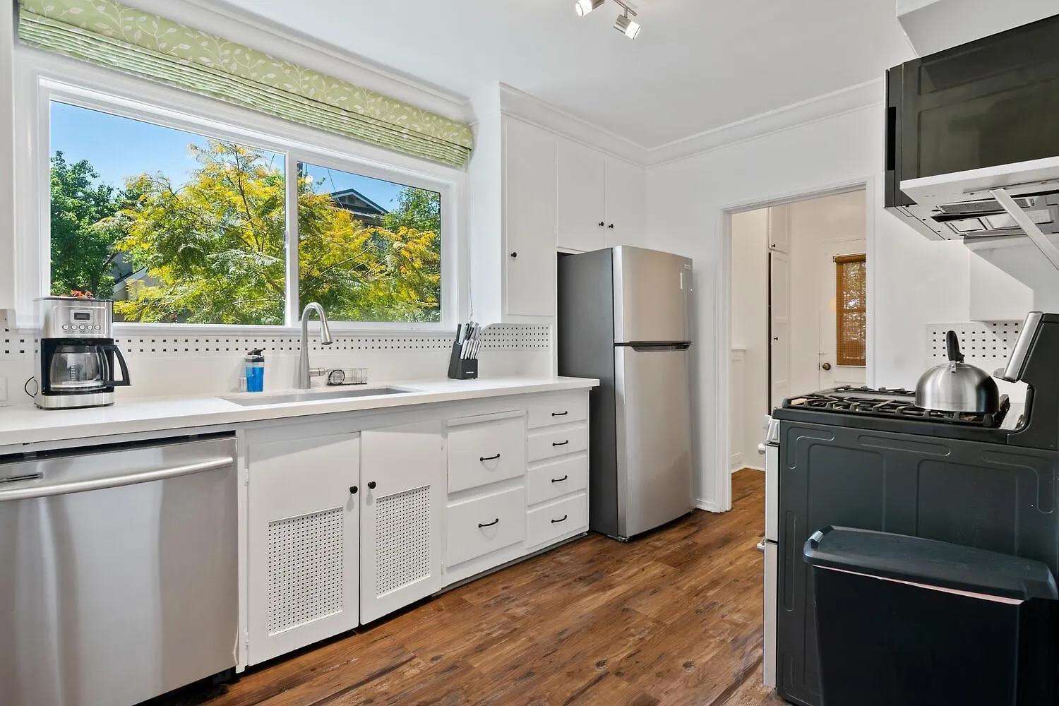 Modern 4Bed 3Bath Villa With Piano Near Universal Studio & Hollywood For 9 Los Angeles