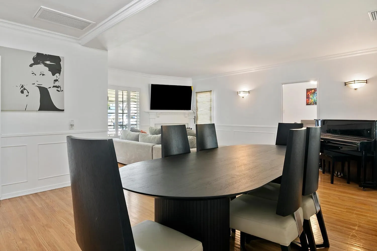 Modern 4Bed 3Bath Villa With Piano Near Universal Studio & Hollywood For 9 Los Angeles United States