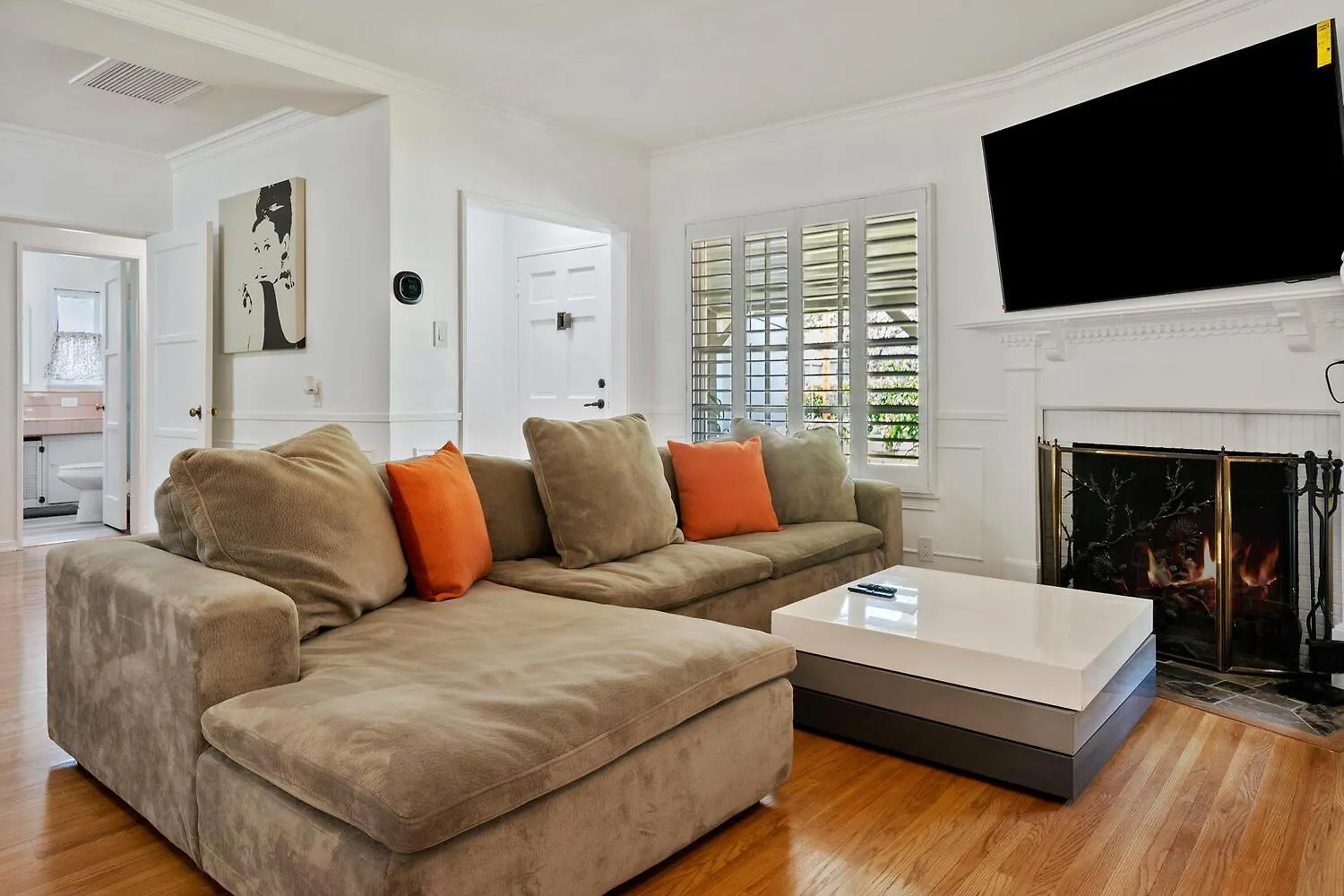 Modern 4Bed 3Bath Villa With Piano Near Universal Studio & Hollywood For 9 Los Angeles