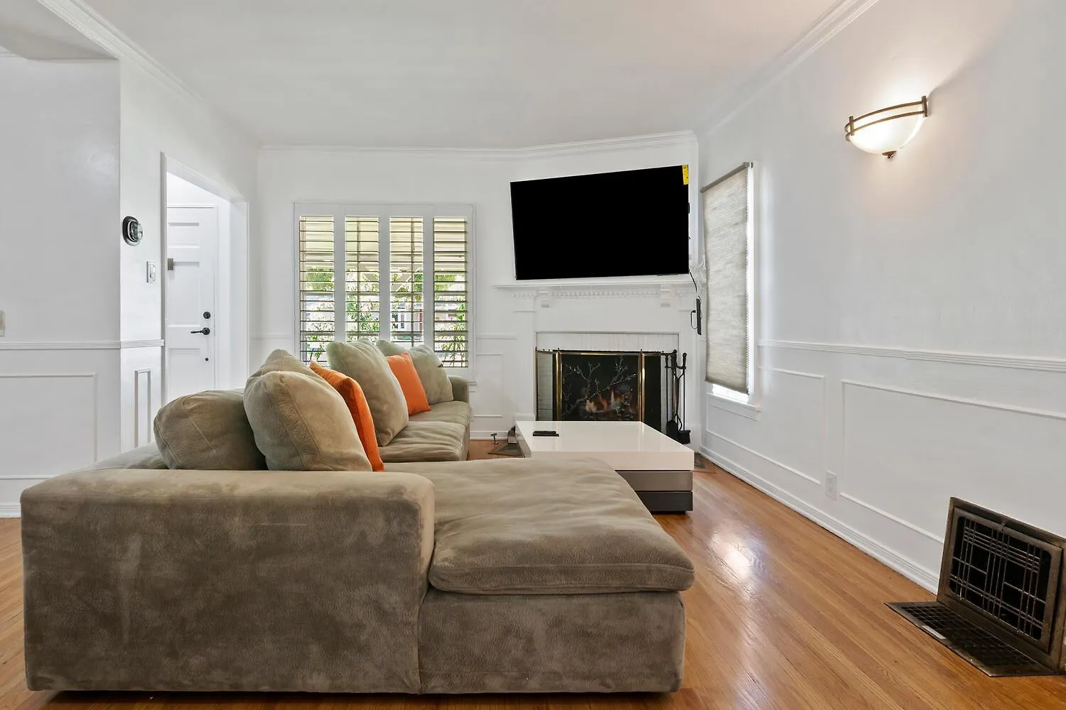 Modern 4Bed 3Bath Villa With Piano Near Universal Studio & Hollywood For 9 Los Angeles