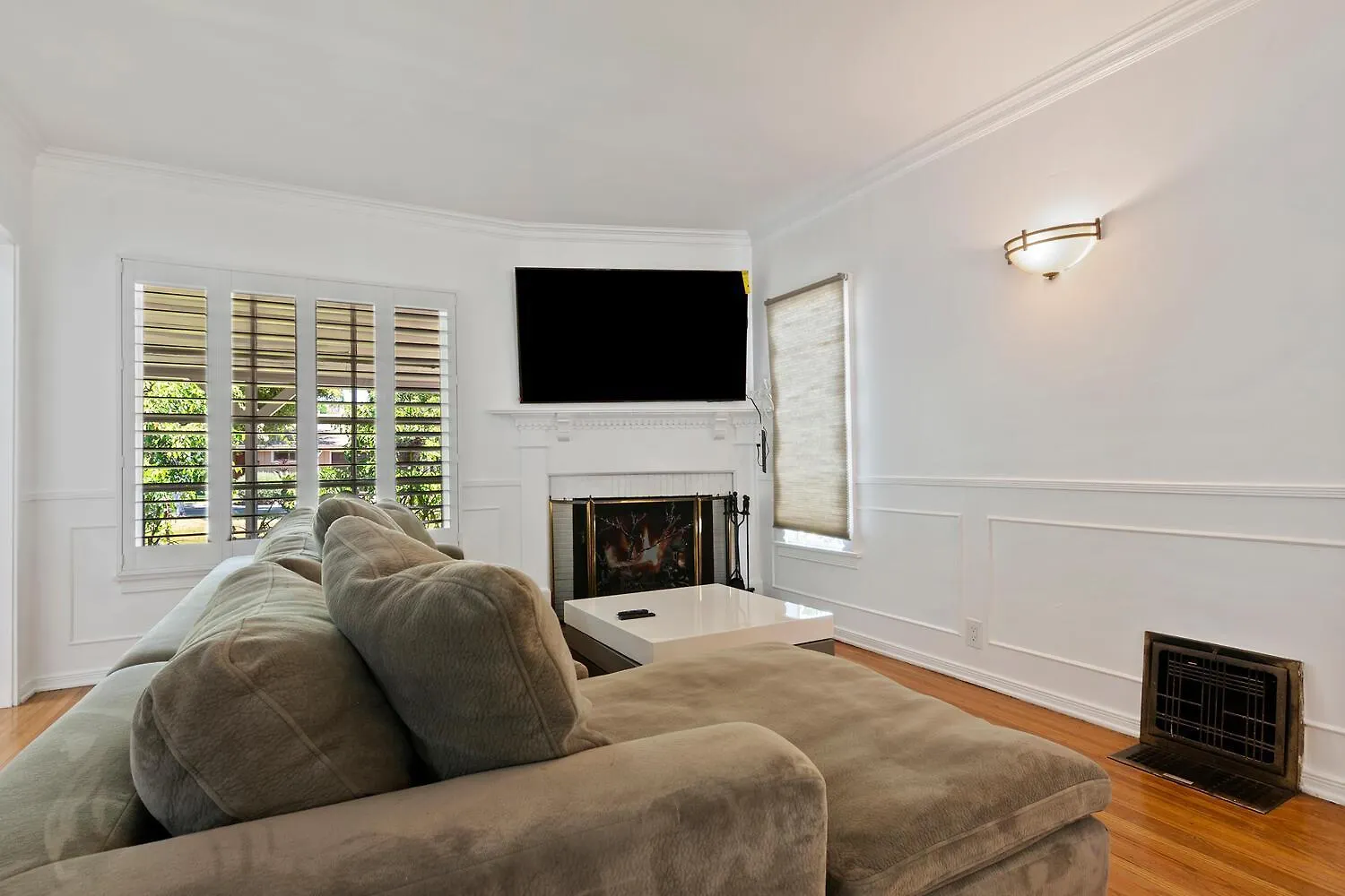 Modern 4Bed 3Bath Villa With Piano Near Universal Studio & Hollywood For 9 Los Angeles United States