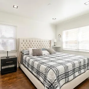 Cozy Near Universal Los Angeles